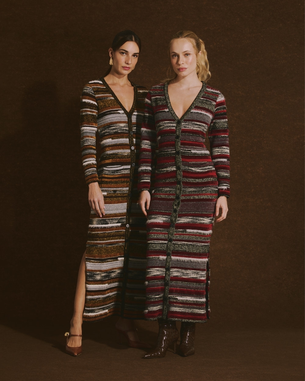 Vestido Cardigan em Tricot Ginger Casulo Aranha Dourado